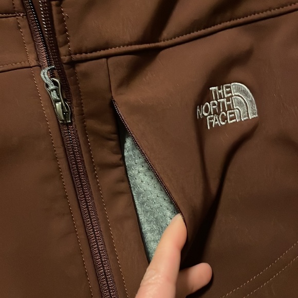 The North Face Apex jacket, burgundy, Medium - Picture 5 of 7